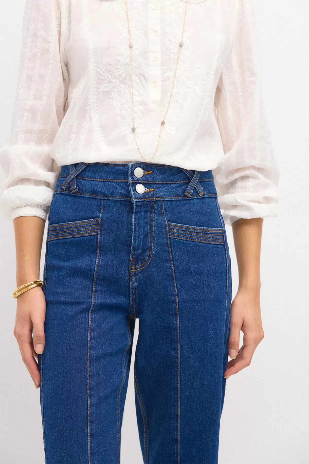 Mujer Hoss Intropia Oba. Jeans entallados con cortes