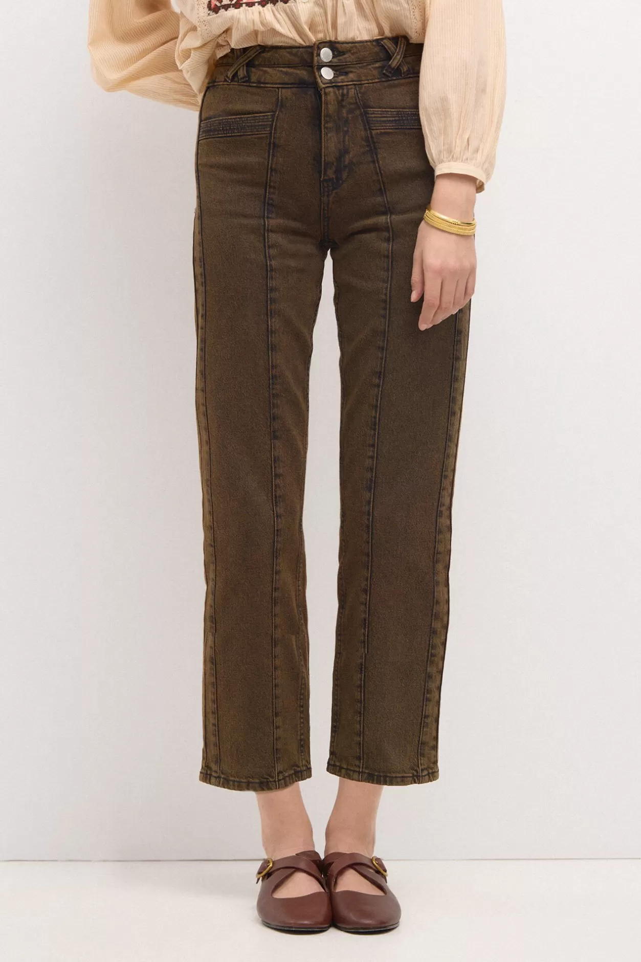 Mujer Hoss Intropia Odele. Jeans entallados con cortes
