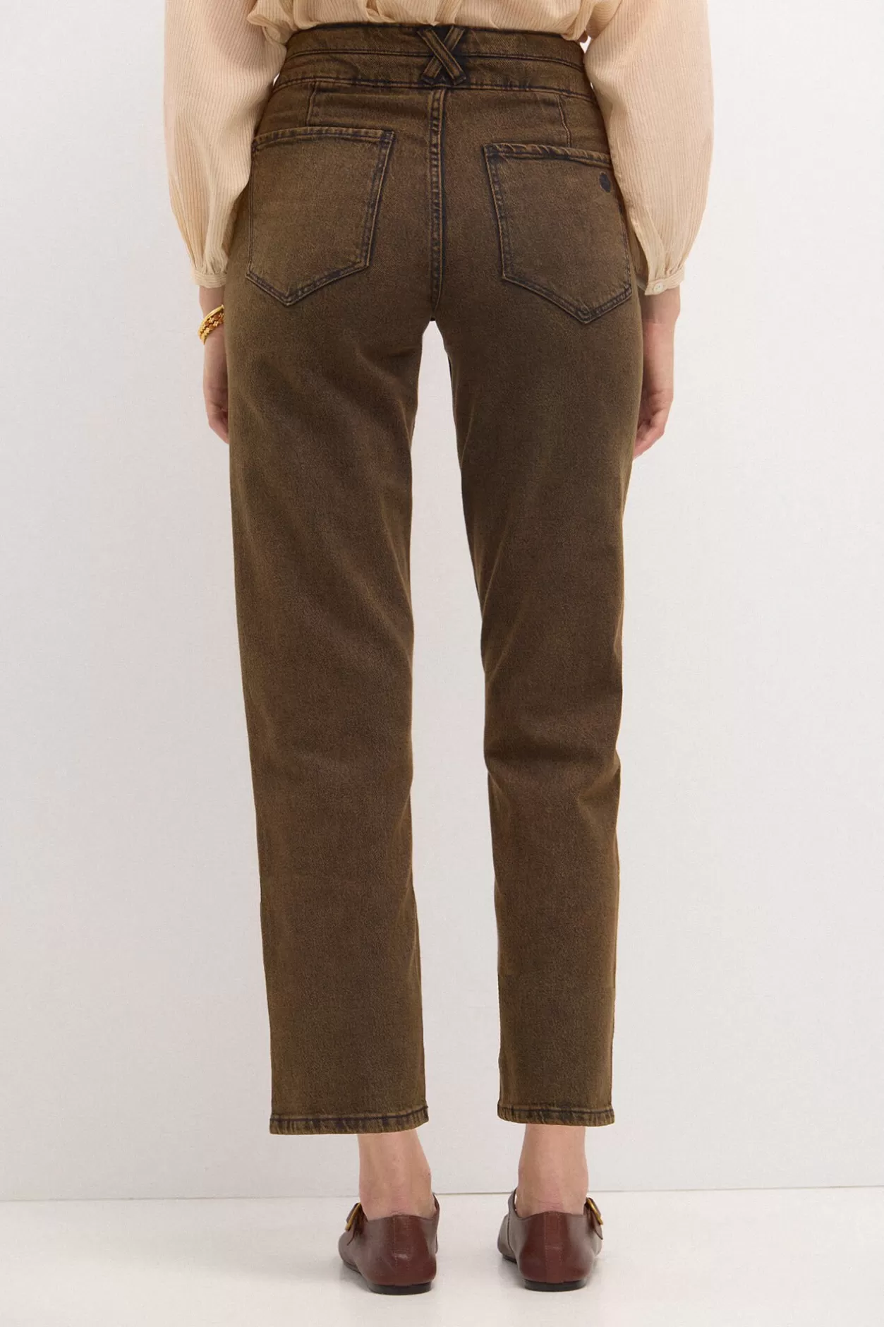 Mujer Hoss Intropia Odele. Jeans entallados con cortes